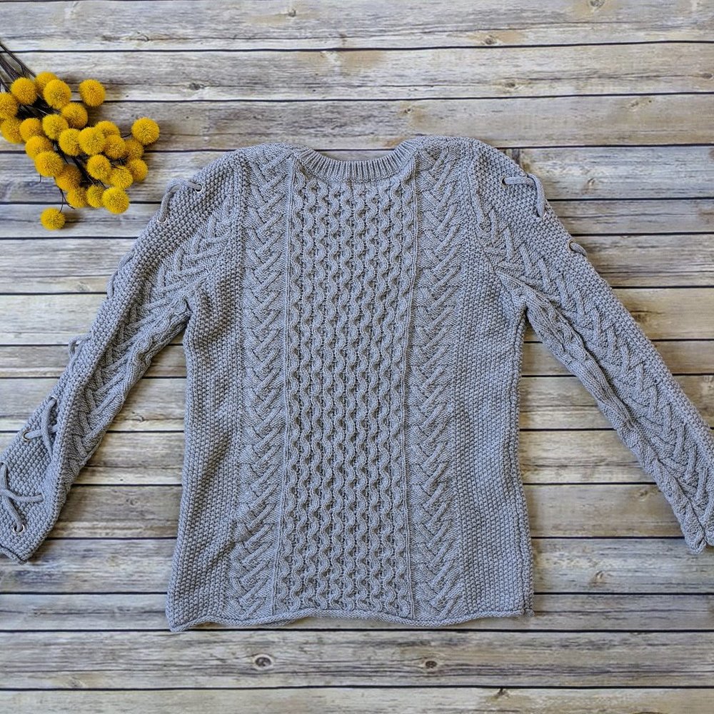 John & Jenn Gray Chunky Knit Crew Sweater - Picture 9 of 10